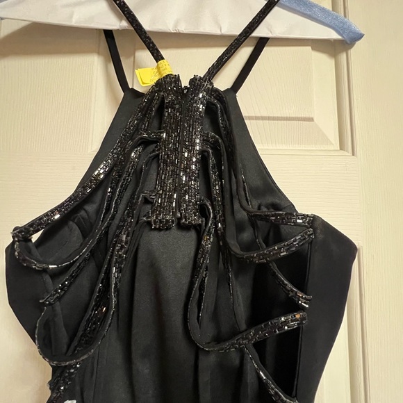 Black two-piece prom dress. Only worn once. No flaws, Dry Cleaned, Size 10 - Picture 8 of 14